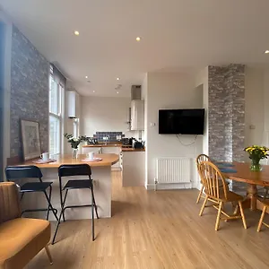 Diamond 2br Apartment-central-parking-walk To City & Train Station Apartment Cambridge (Cambridgeshire)